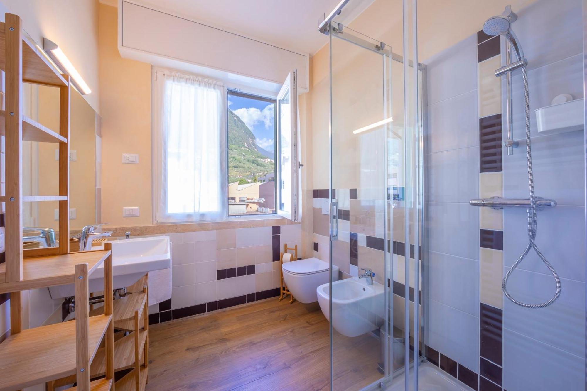 Appartamento Bianca Gemma - Happy Rentals Riva del Garda Exterior photo